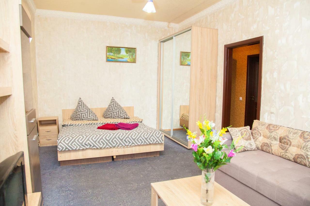 Semi-Luxury Apt On 82 Nezalezhnoi Ukrаiny Street Near Intourist Hotel Zaporizhia Exterior foto